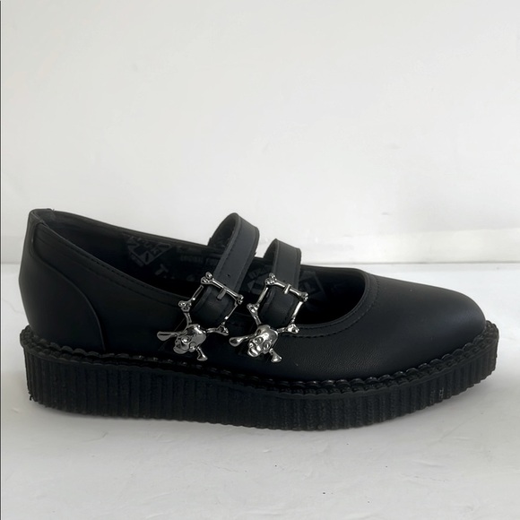T.U.K. Footwear Black Women Platform Mary Jane 2 Strap Skull Buckle Shoes Size 6 - Picture 2 of 10